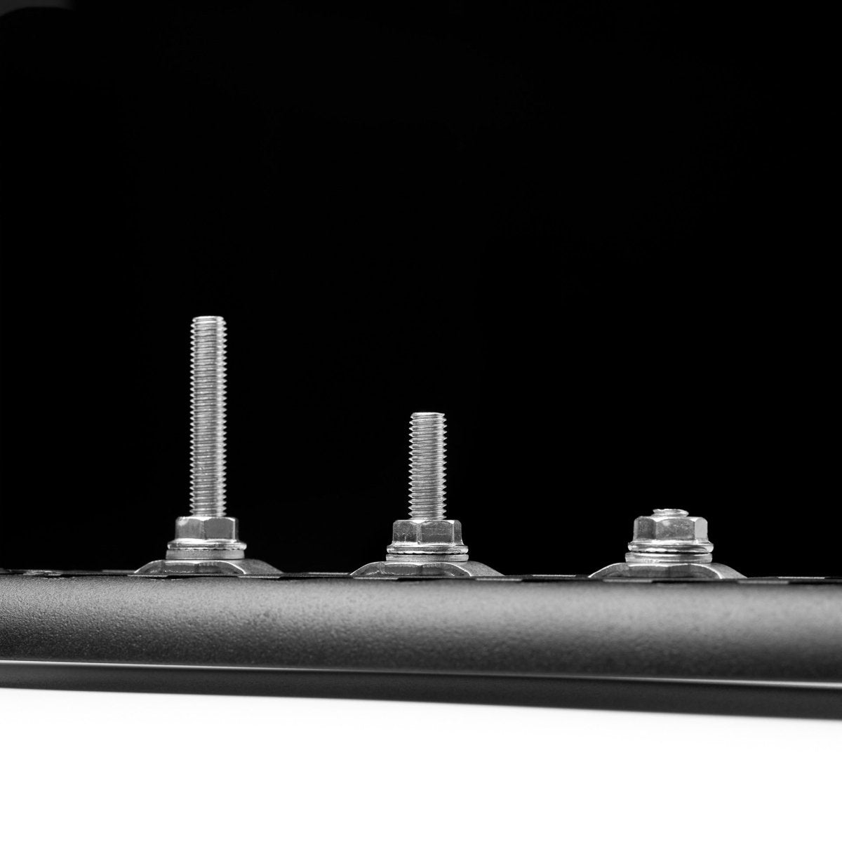 l-track-bolt-m8-4-pack-1023167 - NVMOS