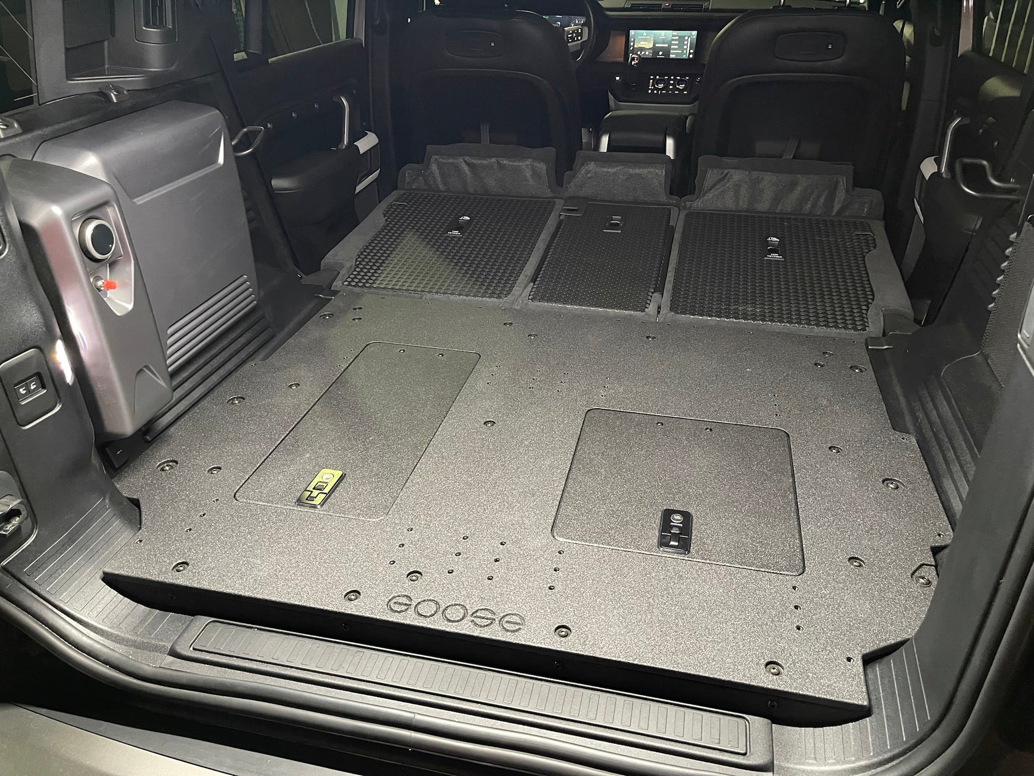 Land Rover Defender 2020-Presente L663 - Sistema de placa trasera