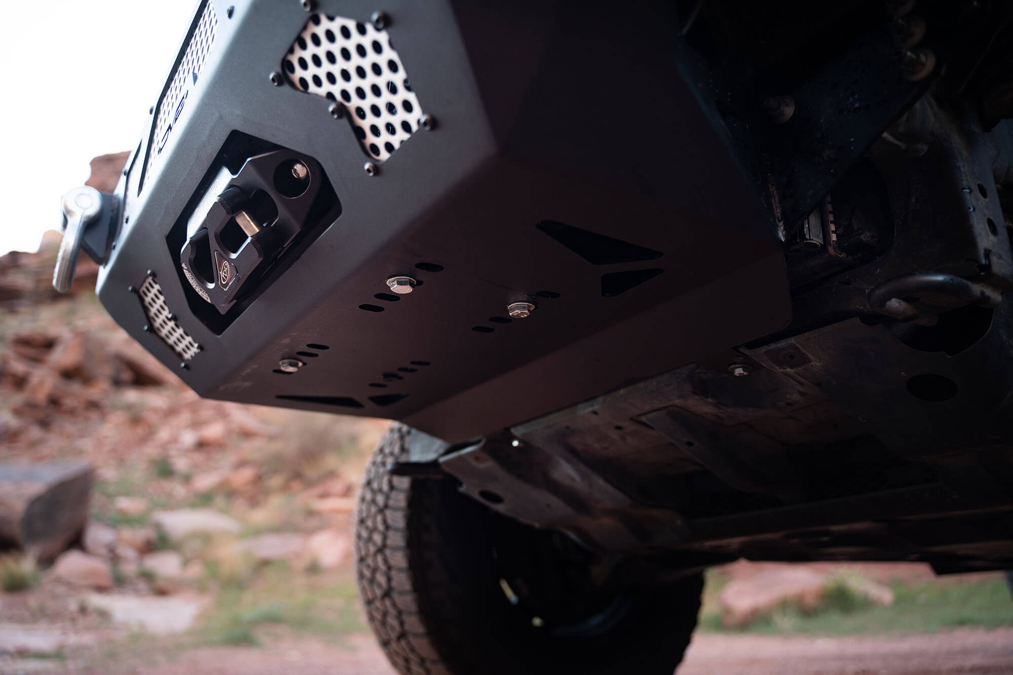 lexus-gx-470-off-road-front-bumper_80f47d3e-533d-4bc8-bbbb-5fcfccc3f375 - NVMOS