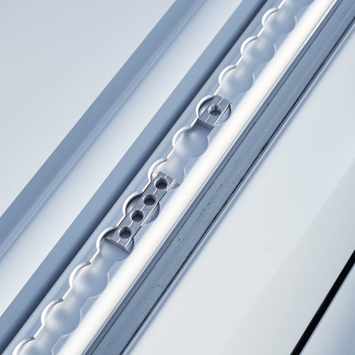 mercedes-sprinter-loadspan-load-spreading-roof-rails-with-l-track-9845174 - NVMOS
