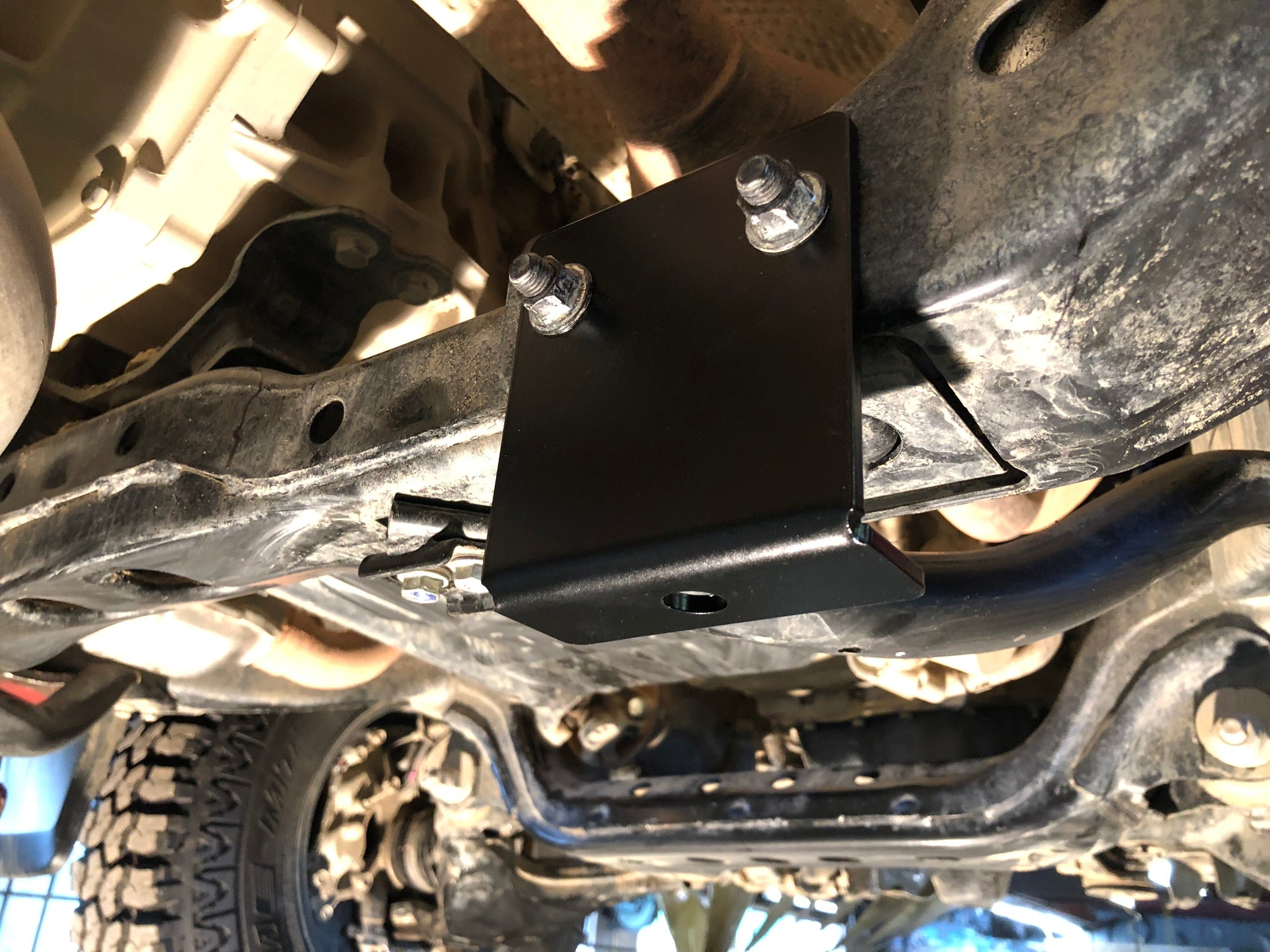 middle-transmission-skid-plate-steel-for-toyota-tacoma-gen-2-3-2005-15-2016-21-294582 - NVMOS