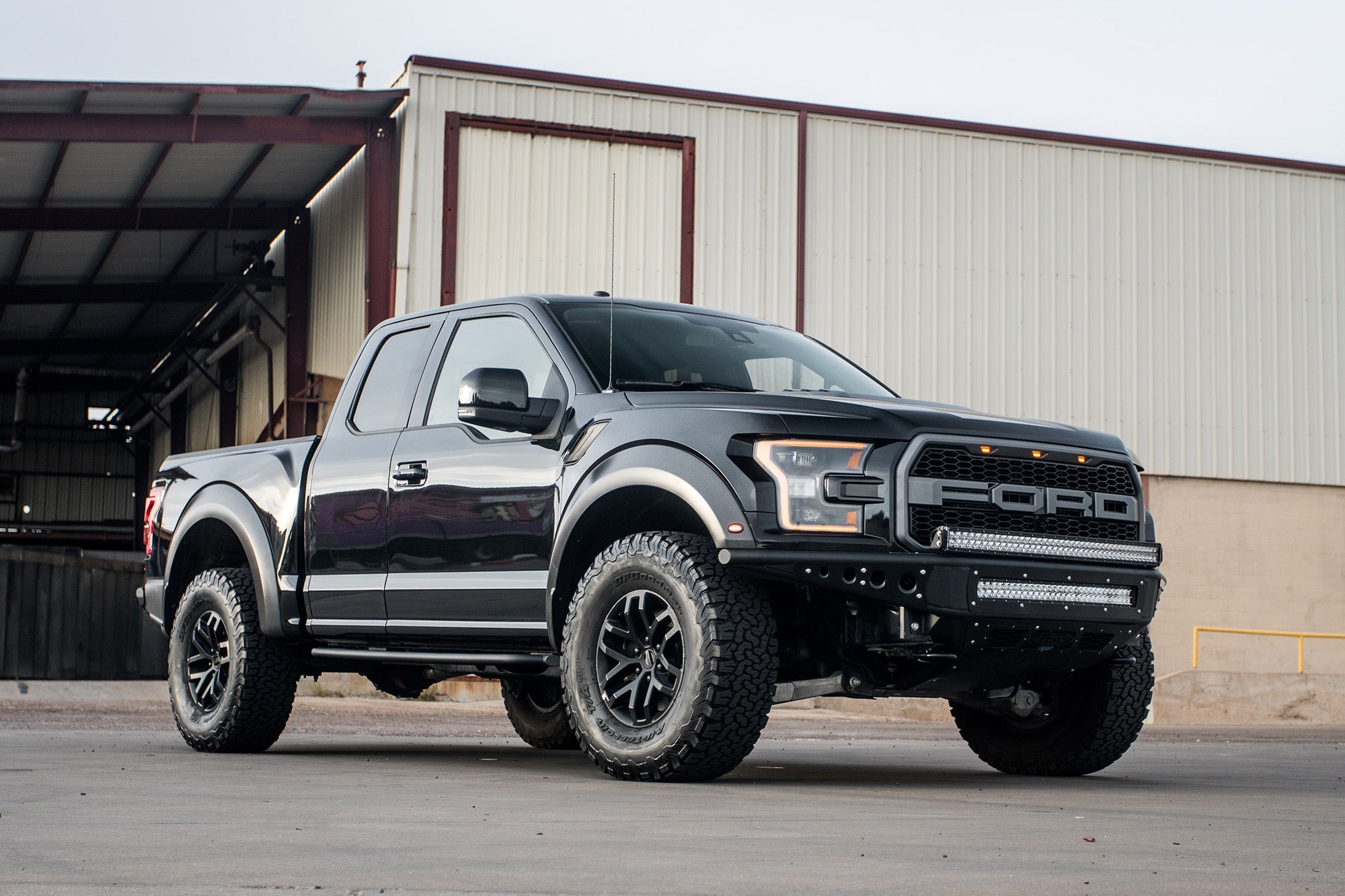 raptor-front-bumper-venom-04 - NVMOS