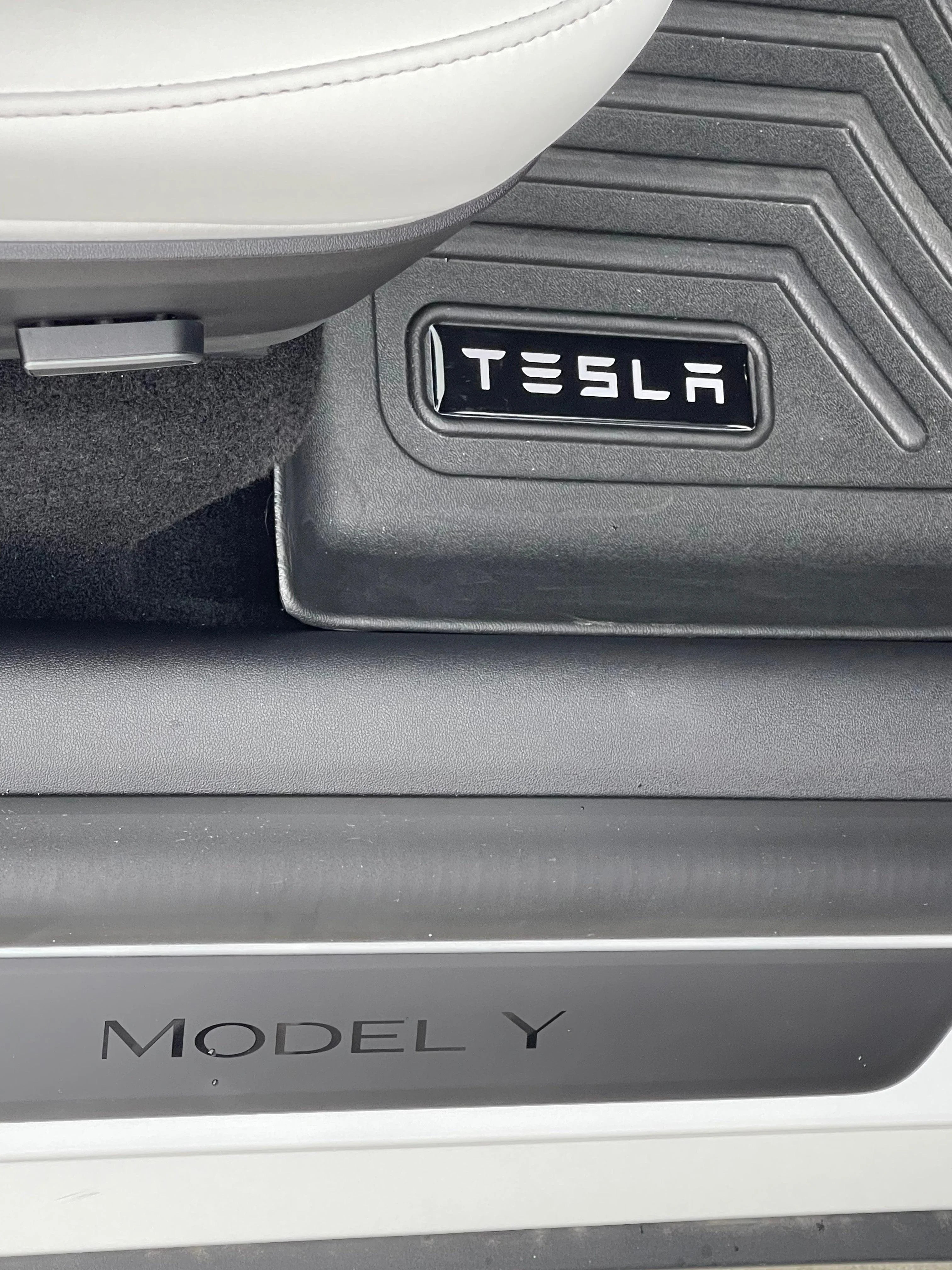 Single Tesla Logo Emblem for Weathertech All Weather Floor Mats (Model S, Model X, Model 3, Model Y)