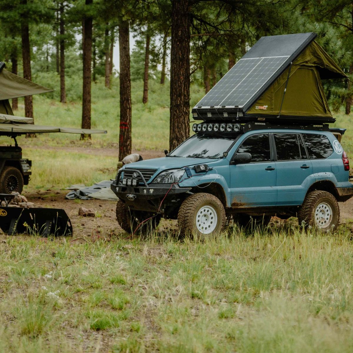 KC HiLiTES Solar Charge Hub Bundle