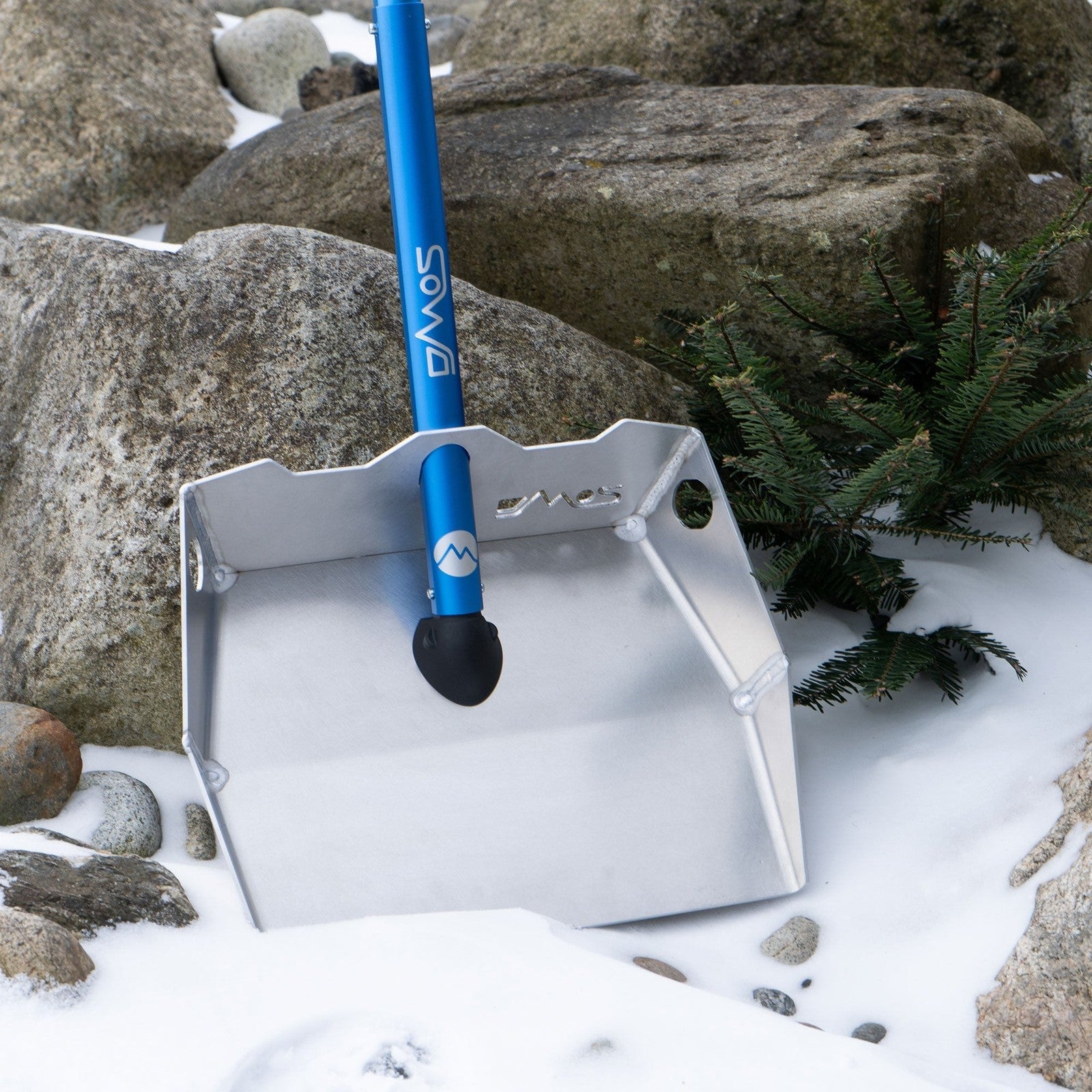 the-alpha-shovelthe-alpha-shoveldmos-pro-shovel-toolsblue-handle-with-silver-logo-3325153 - NVMOS
