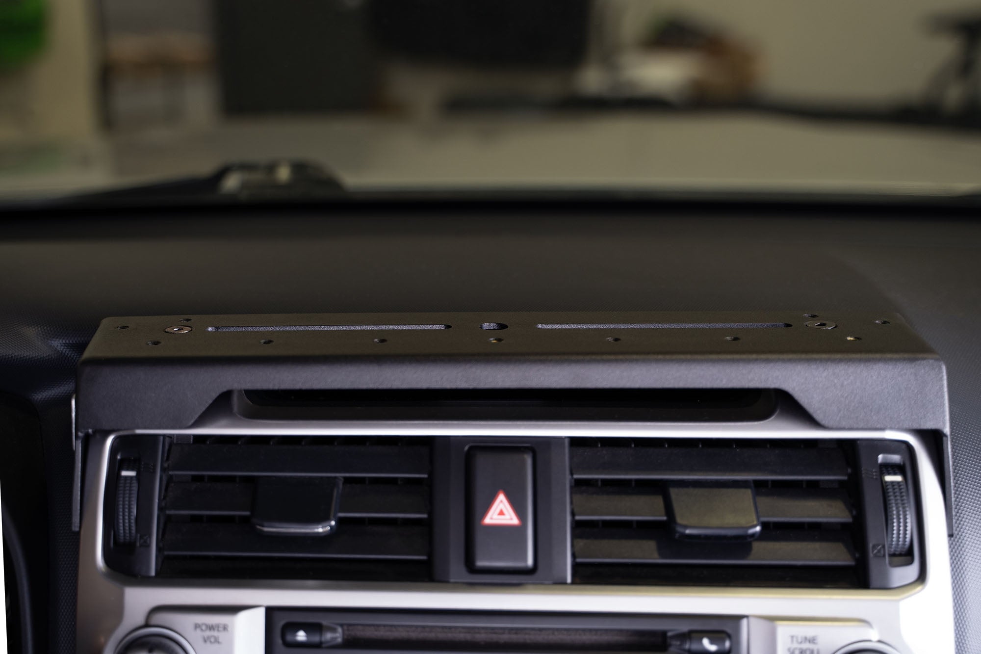 toyota-4runner-phone-mount-device - NVMOS