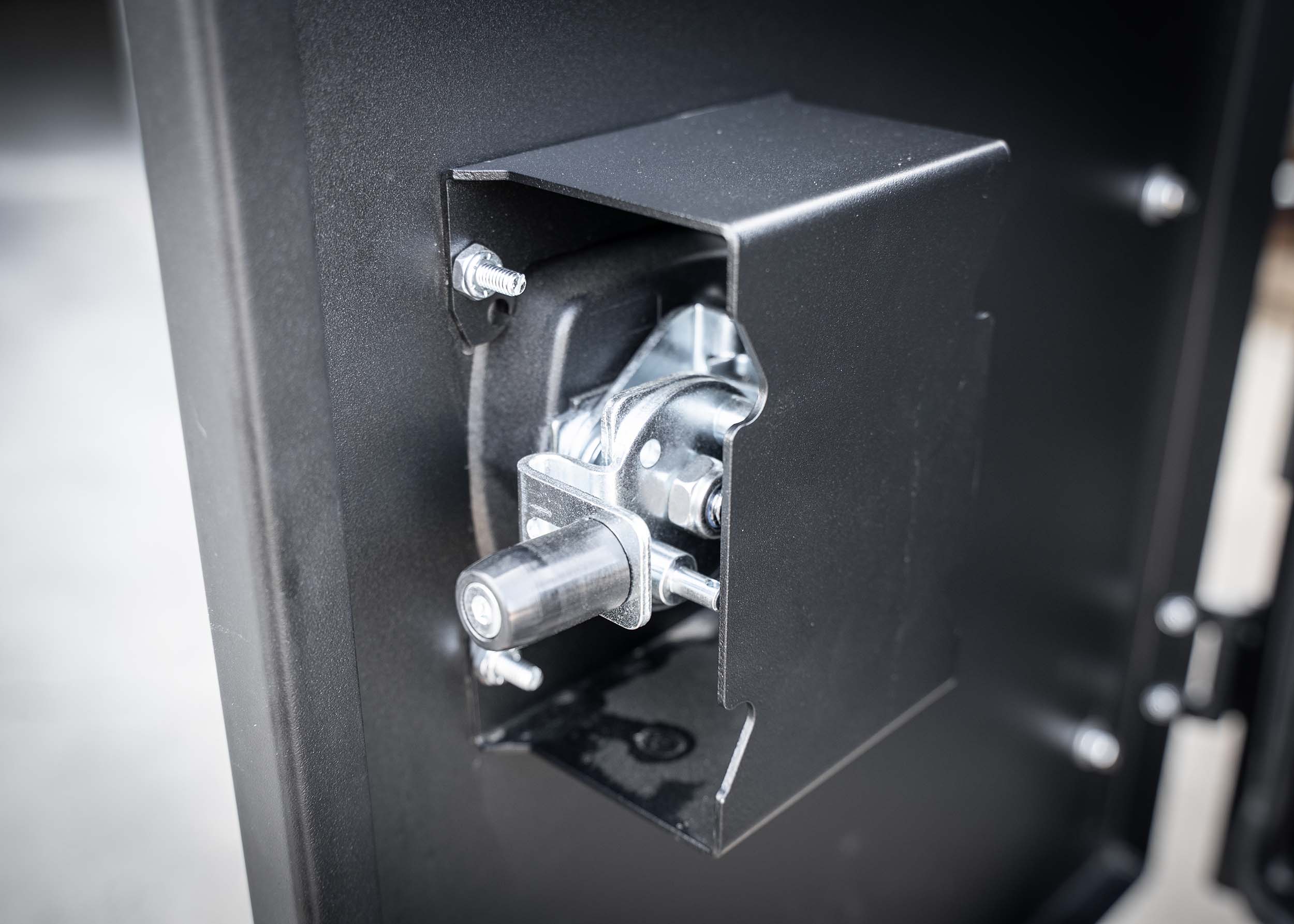 Backwoods Universal Adventure Storage Box (19x28x15)