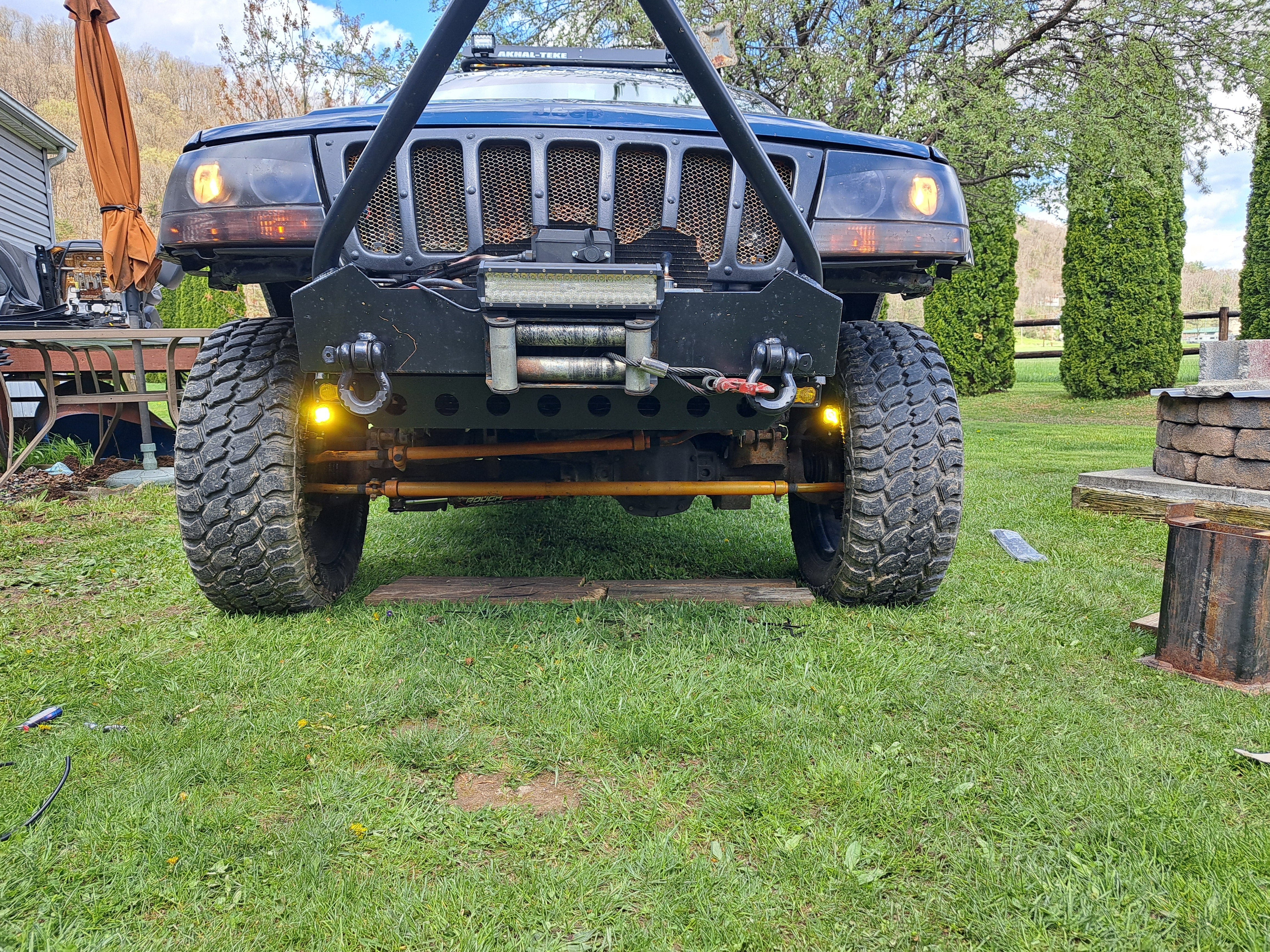 Jeep WJ Grand Cherokee Steerable Knuckle Pod Light Mounts (1999-2004)